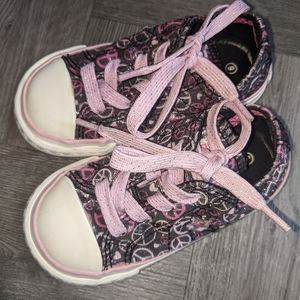 Toddler peace sign converse